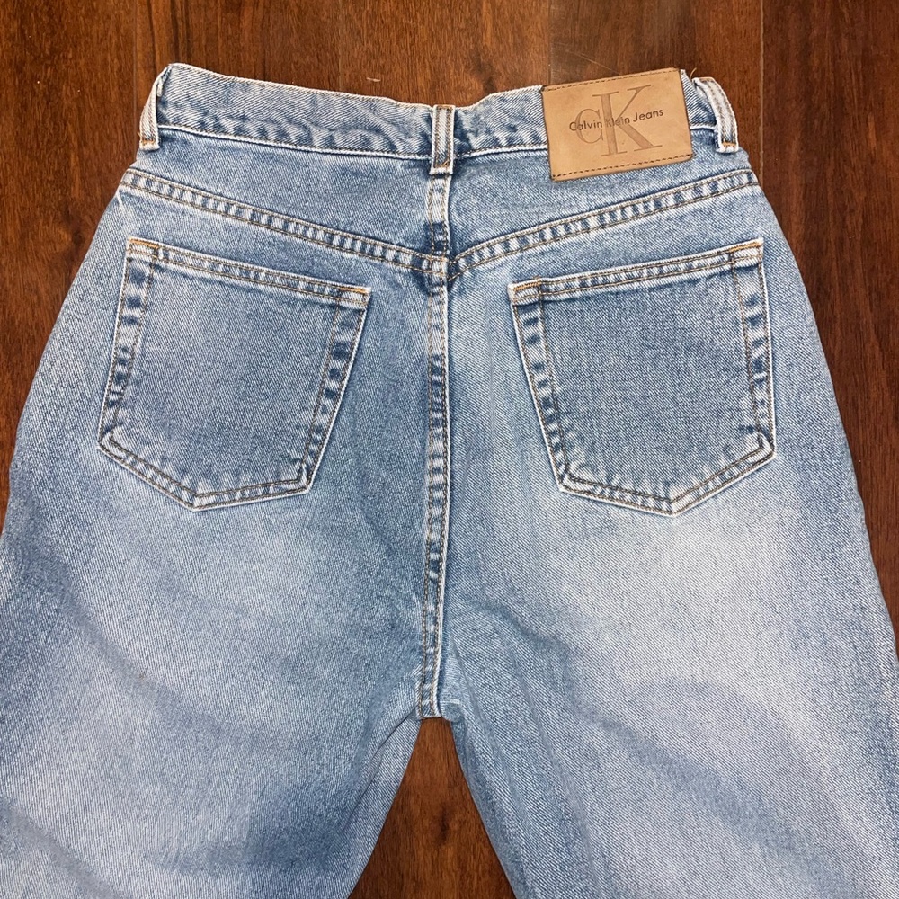 Vintage high waisted Calvin Klein light washed jeans - Picture 5 of 7